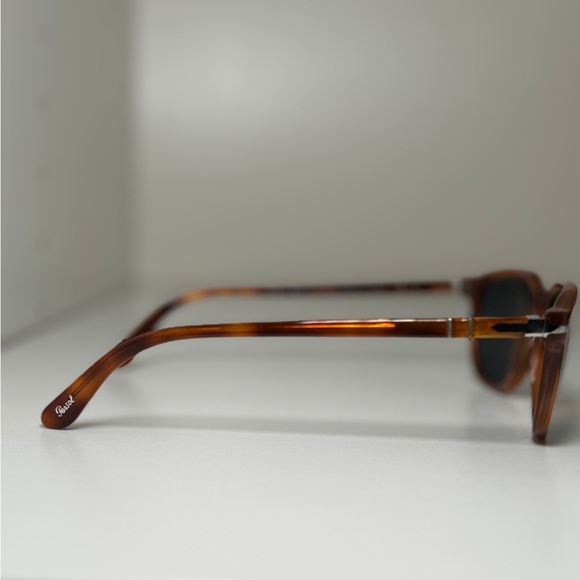 Persol Sunglass | Terra di Siena | GREAT CONDITION with Original Packaging - Picture 13 of 13